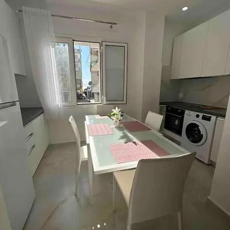 Amazing Seaview Beach Flat * Durrës